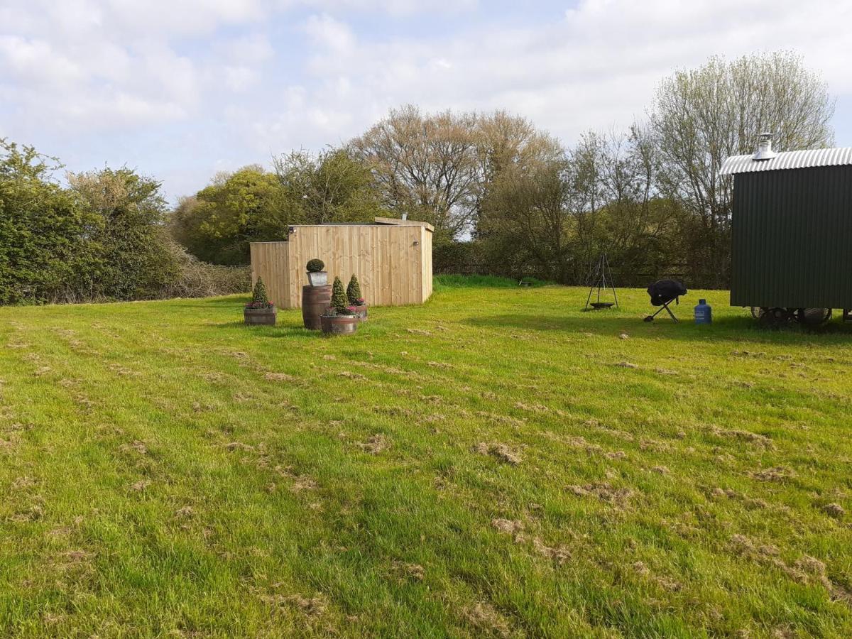Glamping At The Retreat Wiltshire Is Rural Bliss Vila Chippenham  Exterior foto