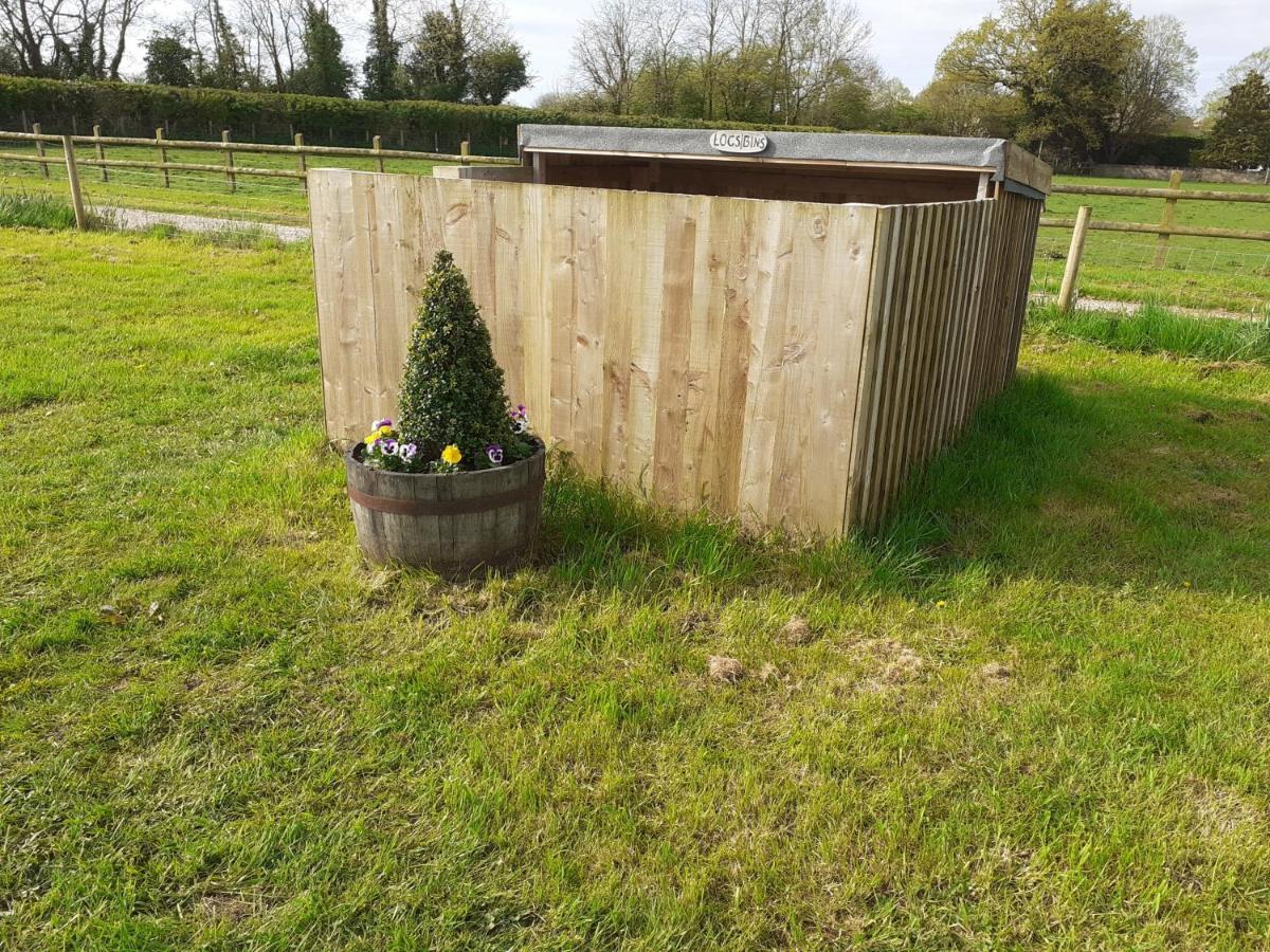 Glamping At The Retreat Wiltshire Is Rural Bliss Vila Chippenham  Exterior foto